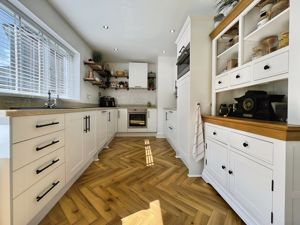 Photo 32- click for photo gallery